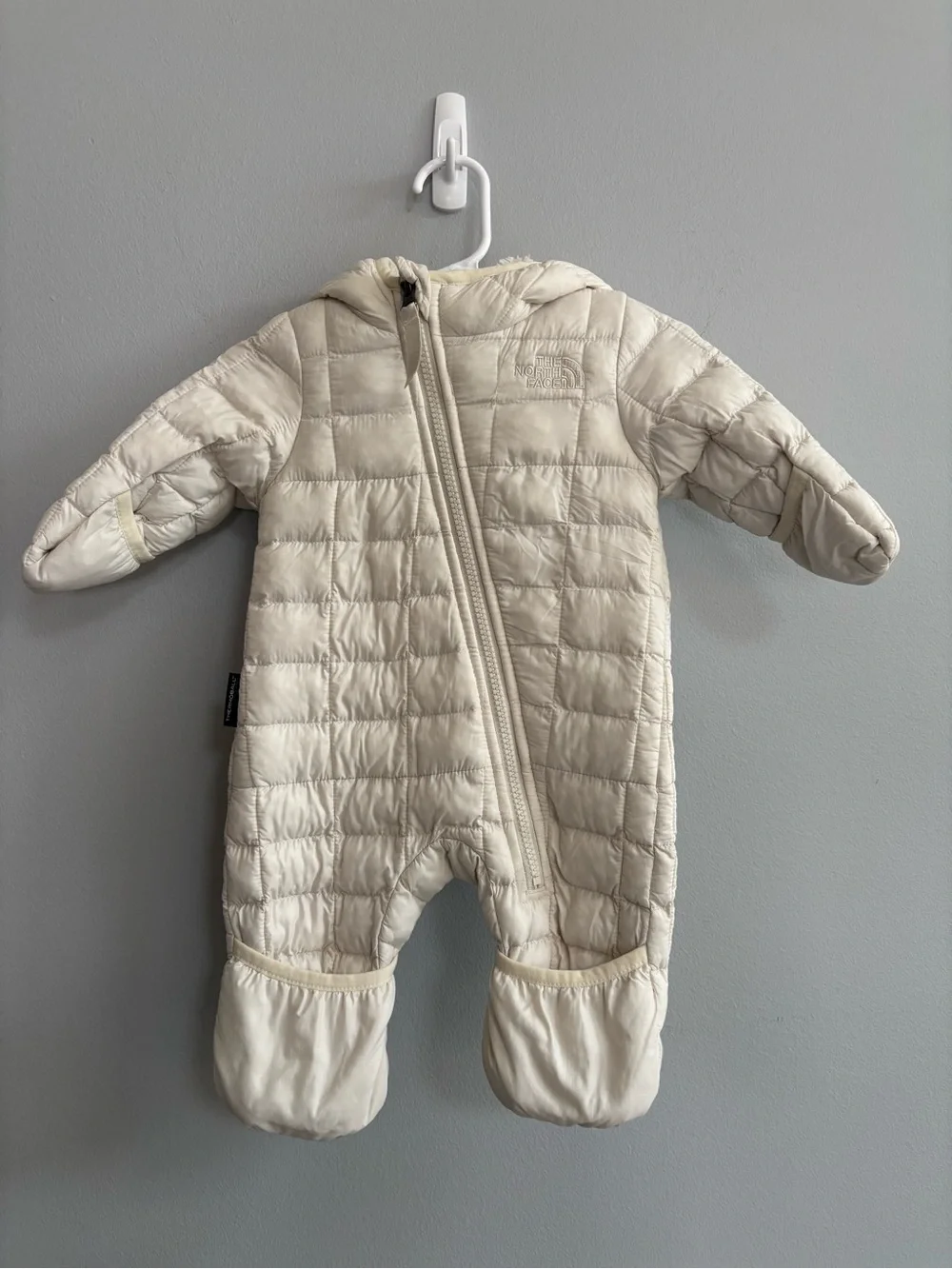 The North Face infant thermoball echo baby bunting 0-3m months beige